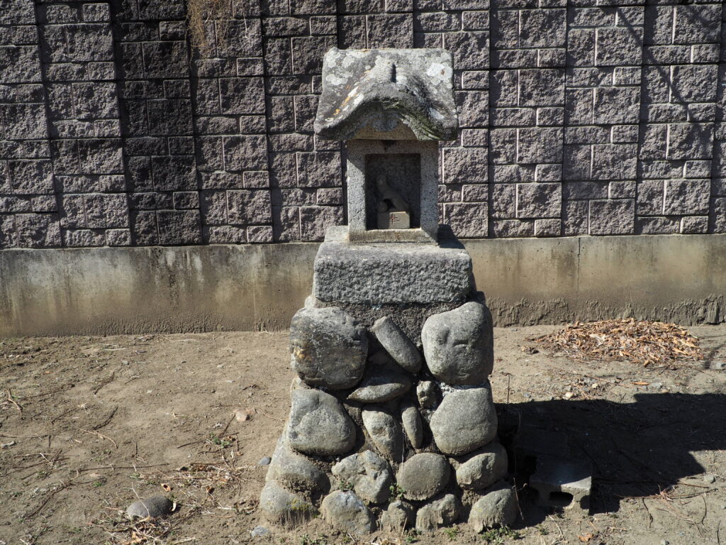 大手神社・境内社：稲荷神社の写真です。