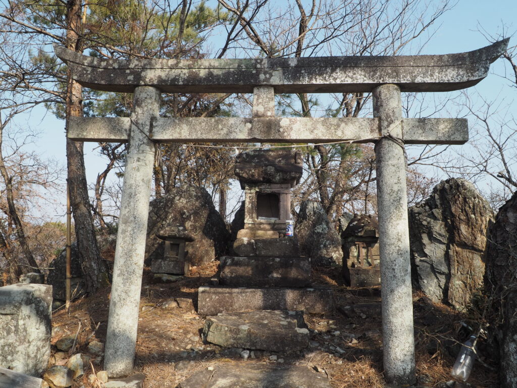 彦谷湯殿山神社の写真です。