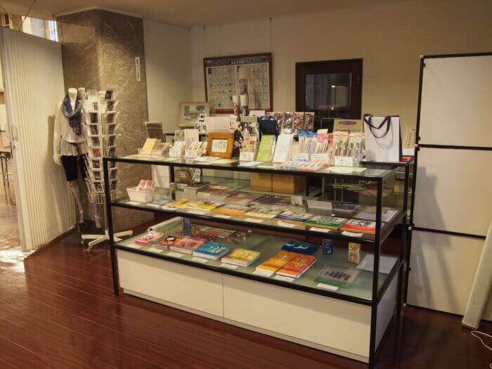 お土産コーナーの写真です。
