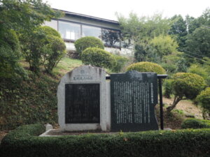 織姫神社：歴史のひろばの石碑の写真です。