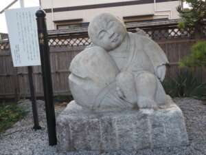 徳蔵寺　「一休さん」像の写真です。