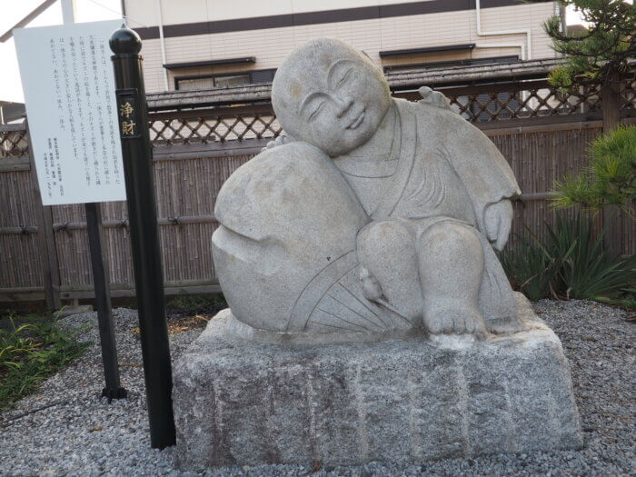 徳蔵寺 「一休さん」像の写真です。