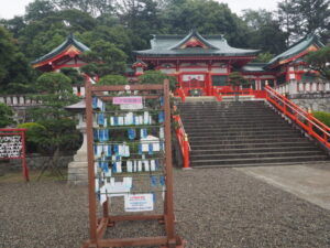 足利織姫神社：七夕短冊飾りの写真です。