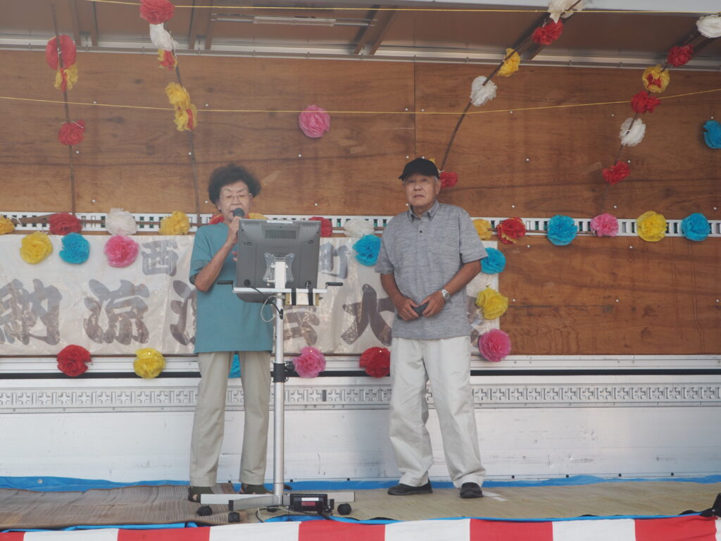足利市西新井町自治会納涼祭：カラオケの写真です。