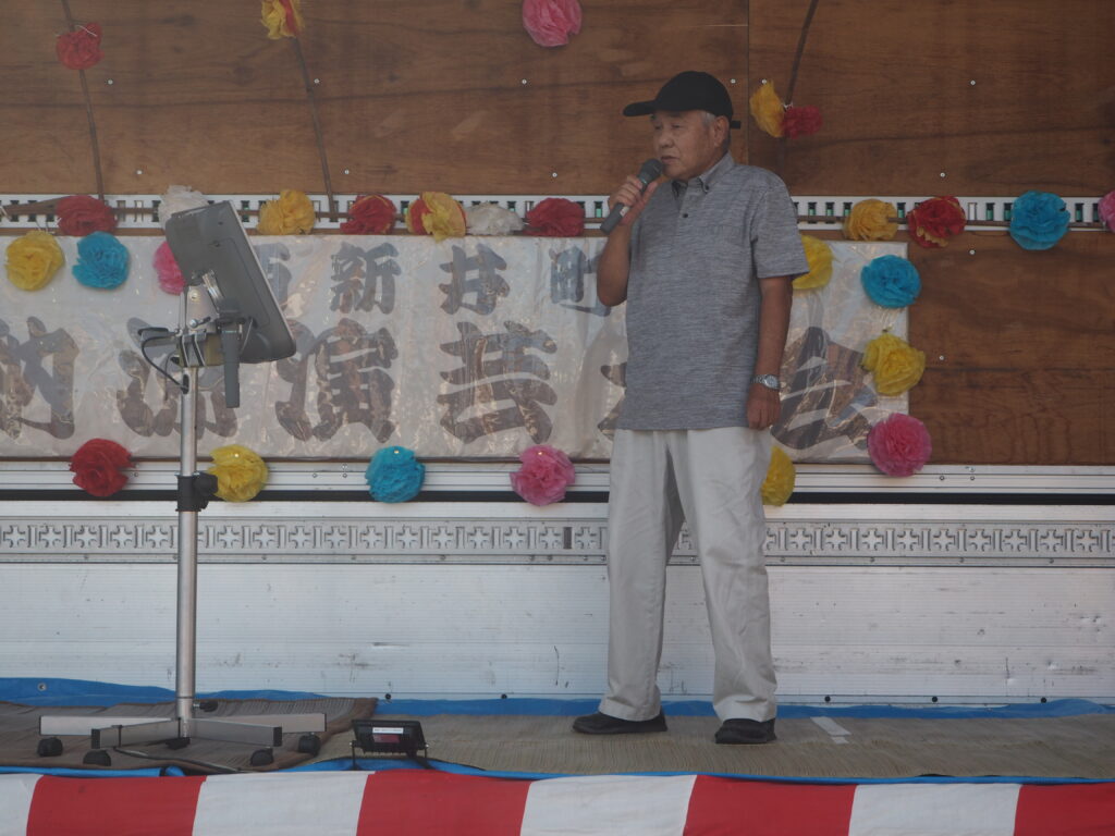足利市西新井町自治会納涼祭：カラオケの写真です。