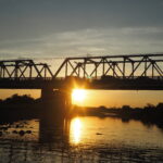 渡良瀬橋の夕日の写真です。