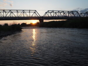 渡良瀬橋の夕日の写真です。