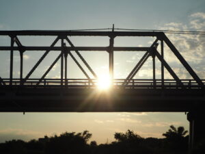渡良瀬橋の夕日の写真です。