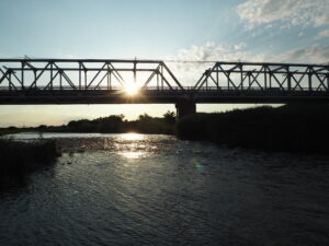 渡良瀬橋の夕日の写真です。