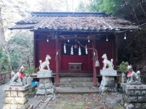 出世稲荷神社：社殿の写真です。