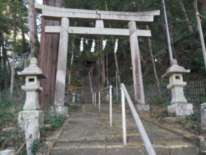 出世稲荷神社：参道の写真です。