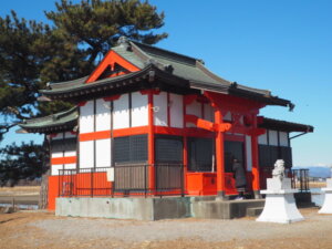 多々良沼:浮島弁財天の写真です。