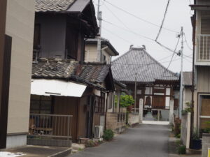 長福寺参道の写真です。