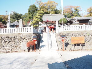 寺岡山元三大師の参道の写真です。