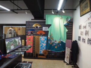 足利織物伝承館　市内繊維製品の写真です。