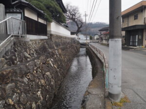 長林寺に向かう道の写真です。