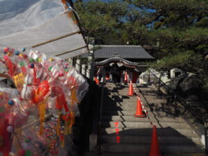 徳蔵寺：参道の写真です。