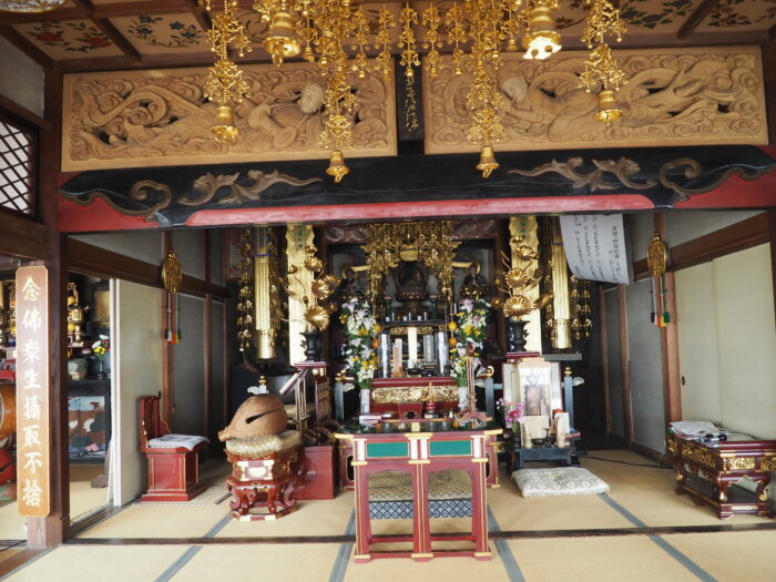 徳正寺:須弥壇の写真です。