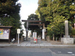 伊勢神社の鳥居の写真です。