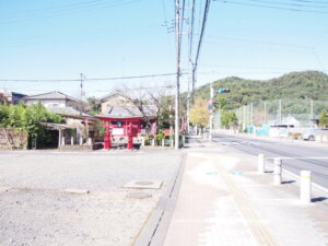 厳島神社（長尾弁財天）の写真です。