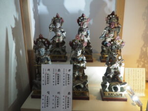 竜泉寺 十二神将立像の写真です。