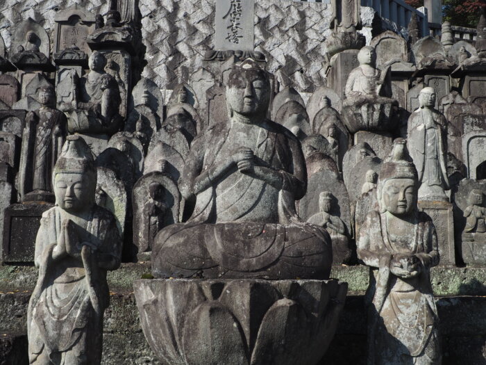 法玄寺:無縁祭壇の写真です。