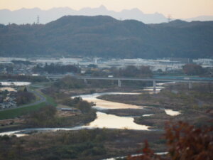 浅間山から見る渡良瀬川の写真です。