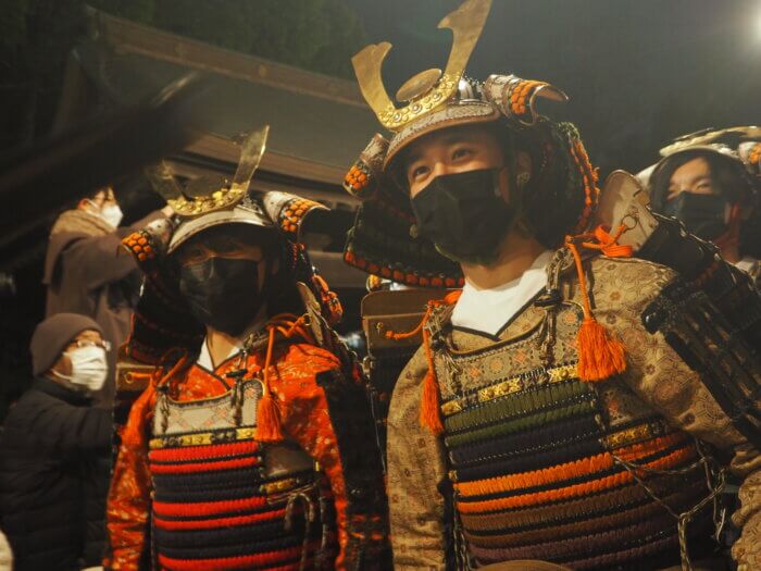 足利鎧武者行列：迫力ある鎧武者の写真です。