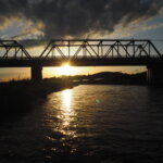 5月の渡良瀬橋の夕日の写真です。