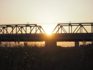 渡良瀬橋の夕日の写真です。