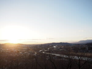 渡良瀬川と夕日の写真です。