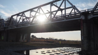渡良瀬橋の夕日の写真です。