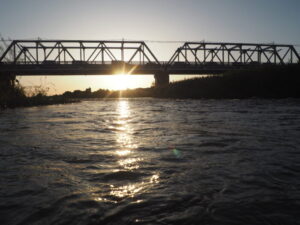 渡良瀬橋の夕日の写真です。
