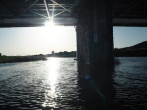 渡良瀬橋の夕日の写真です。