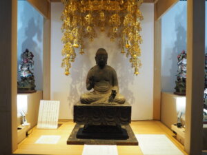 竜泉寺 薬師如来坐像の写真です。