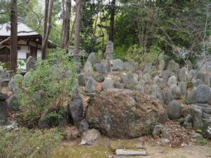 足利三十三観音霊場巡り：山川 長林寺の庚申塚の写真です。