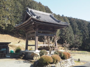 養源寺：鐘楼の写真です、