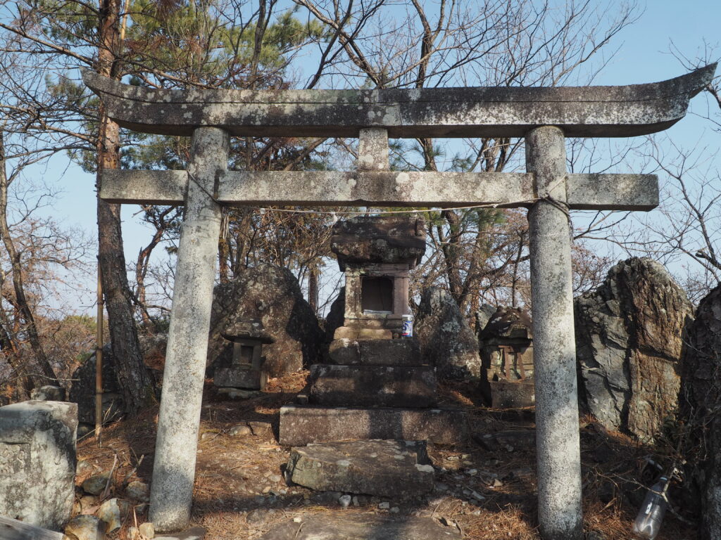 足利市葉鹿町 湯殿山神社の写真です。