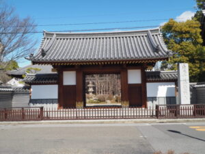 足利三十三観音霊場巡り：善徳寺山門の写真です。