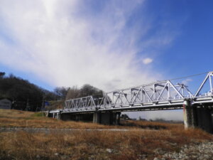 浅間山と渡良瀬橋の写真です。